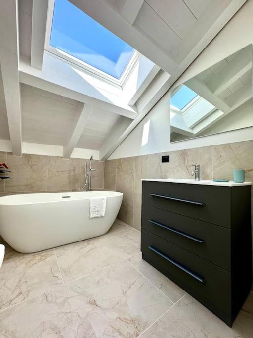 Apt. Aries - Penthouse Menaggio Exterior foto